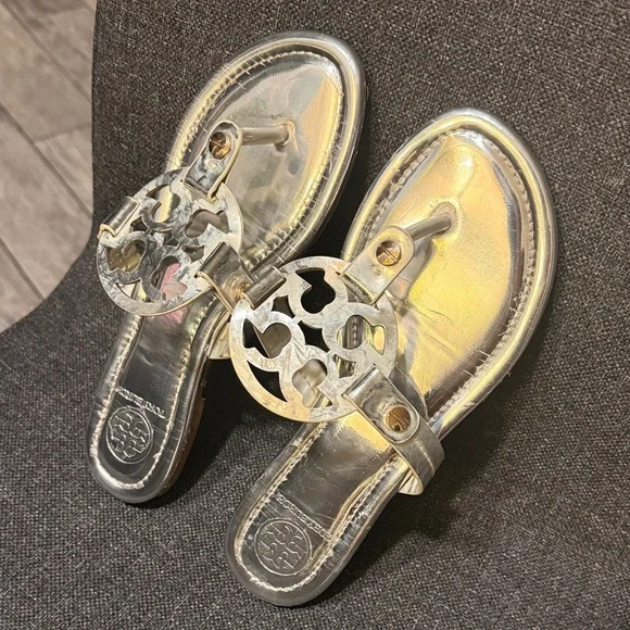 Tory Burch Metallic Silver Logo Thong Sandals - Picture 2 of 4